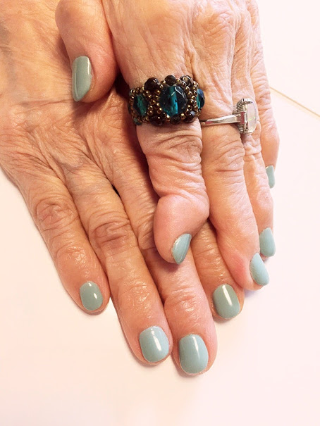 ネイルデザイン パワーみなぎるパステルグリーン 成城ネイルサロンmalmo マルメ